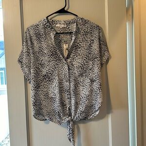 Women’s Short Sleeve button down blouse with tie and single pocket